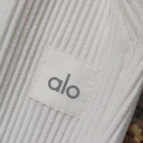 Alo Yoga Muse Sweatpant - Picture 3 of 6